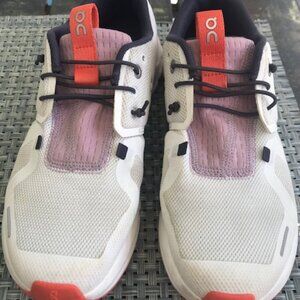 On Cloud Runniing Shoes, Like New, Youth Size 4 (Euro 36), White, Slip Ins